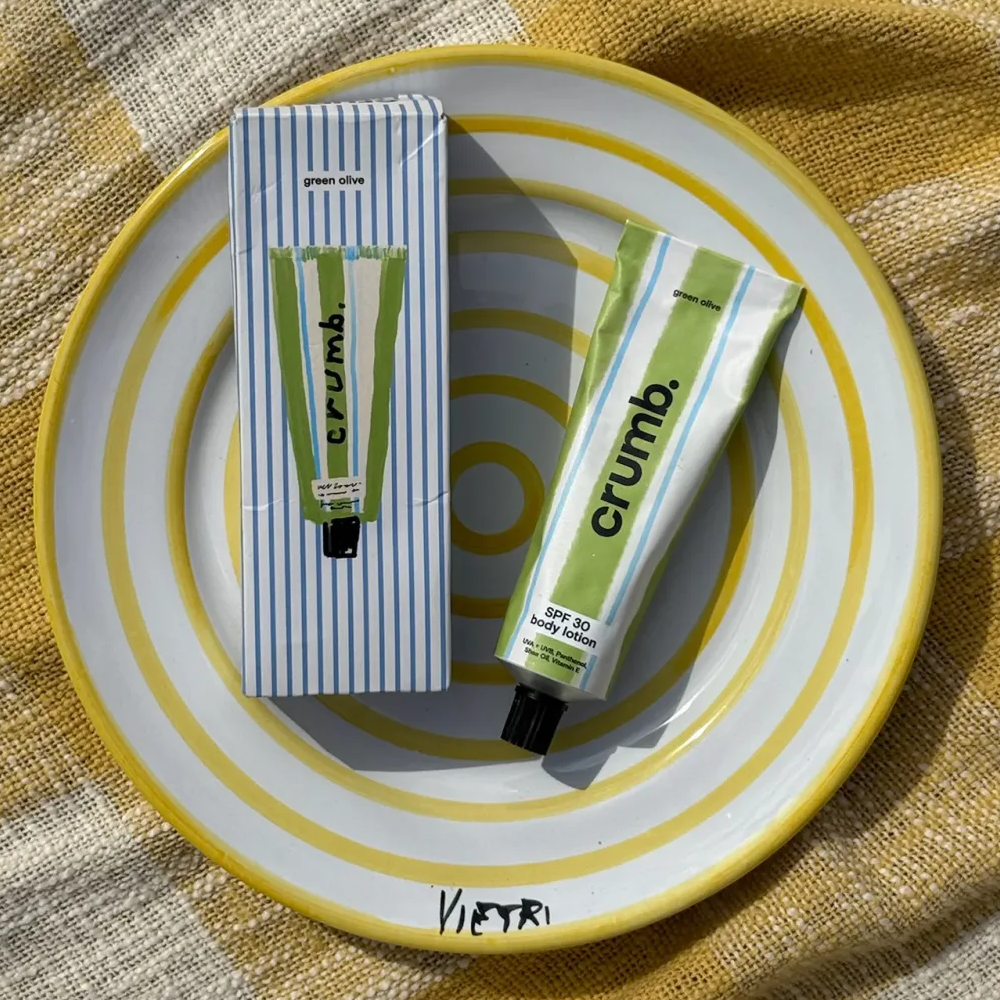 CRUMB. Body Lotion Green Olive SPF 30+ 100ml - Сонцезахисний крем для тіла "Green Olive" - фото №4 CRUMB. Body Lotion Green Olive SPF 30+ 100ml - Сонцезахисний крем для тіла "Green Olive" - фото №4